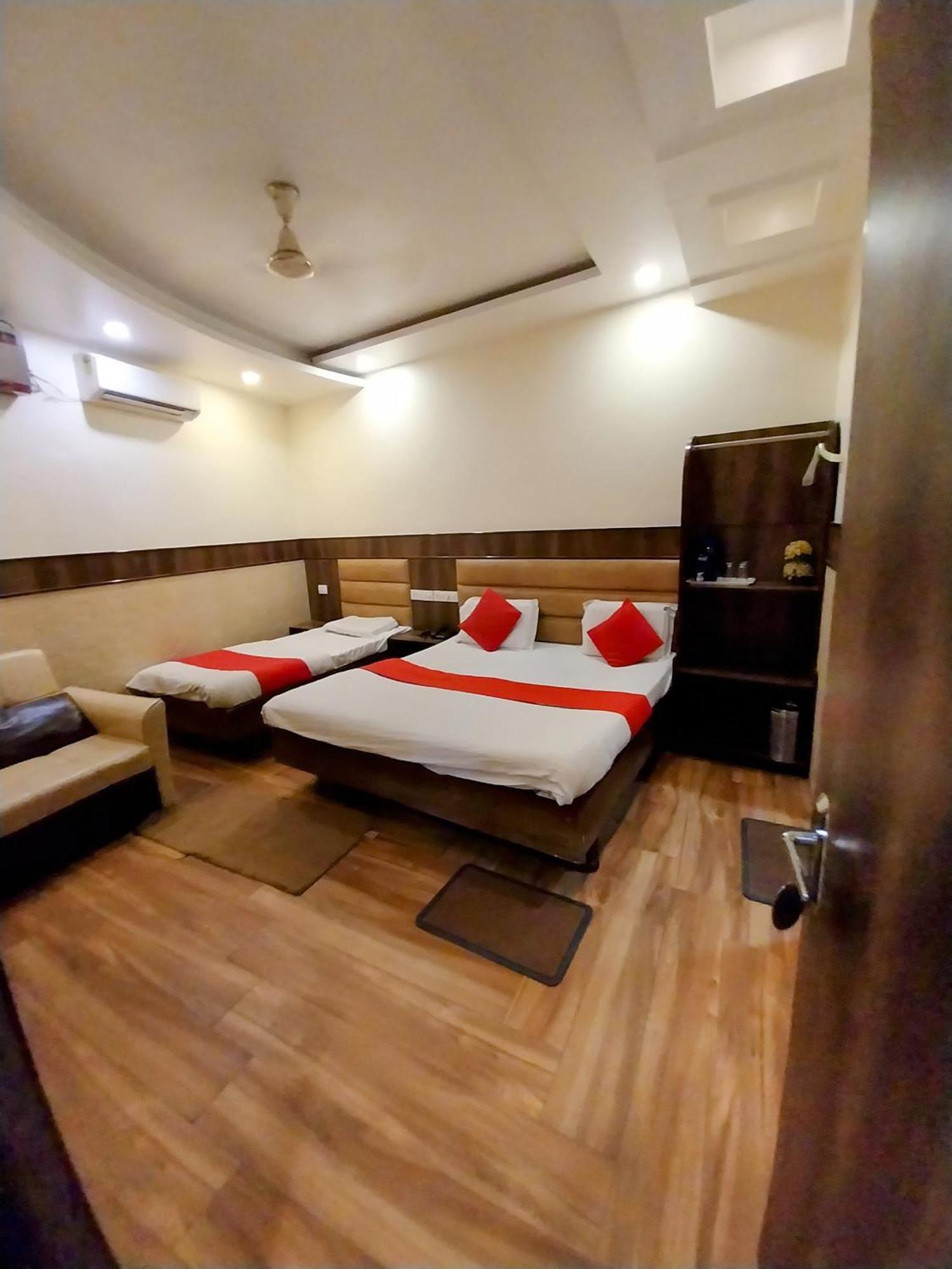 Hotel Raghunath Jammu Eksteriør billede